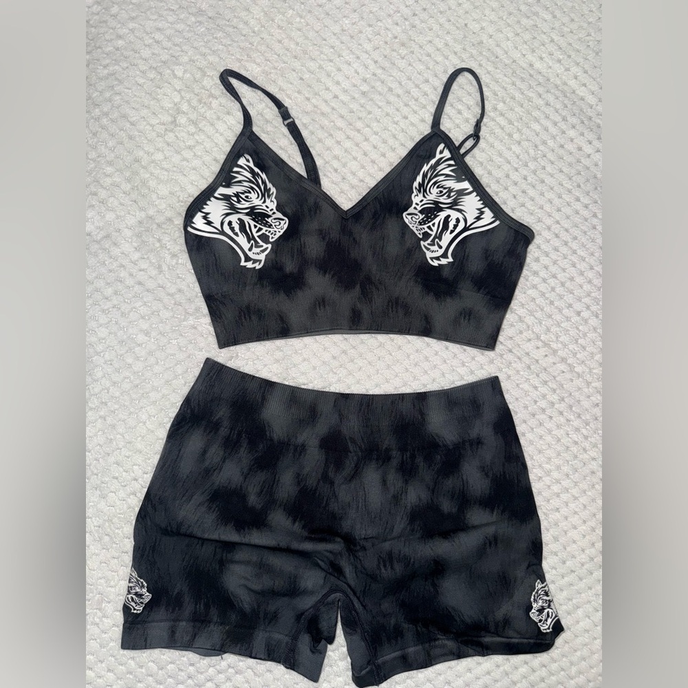 Darc Sport Black Wolf Print Sports Bra Set